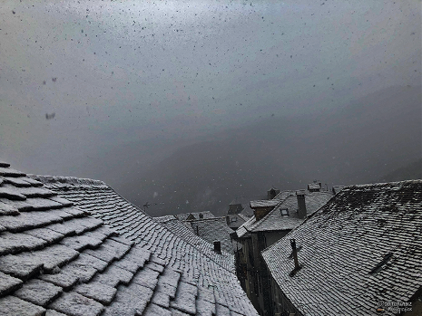 Nevando en Ansó, Valles Occidentales, Ansó, Pirineo Aragonés, Jacetania.